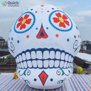 Customizable colorful inflatable skull with blower for Halloween decoration