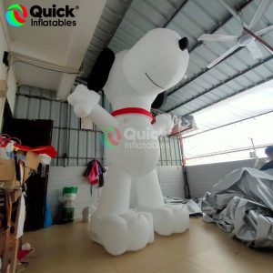 inflatable snoopy dog